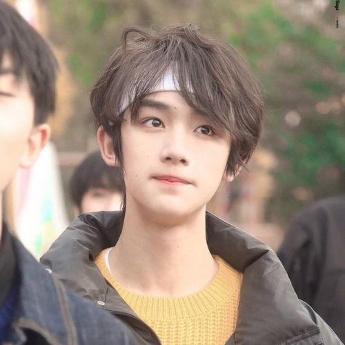 丁程鑫吃瓜视频,揭秘娱乐圈幕后真相