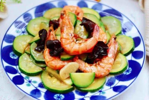 宝宝吃角瓜的视频,趣味视频见证成长瞬间