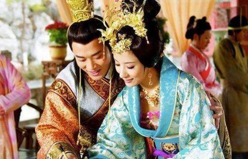 皇后给皇上吃蜜瓜视频,皇后献蜜瓜，皇上笑颜开