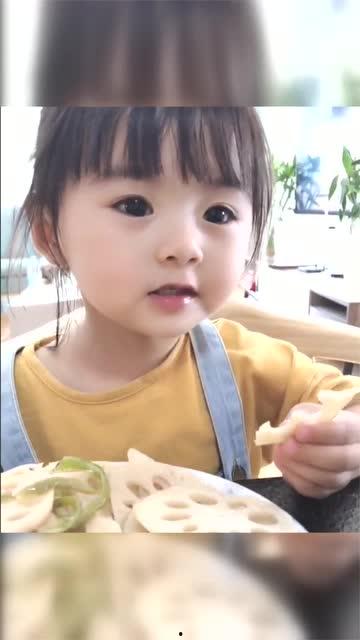 萌娃吃小嫩瓜视频下载,可爱瞬间引网友争相下载