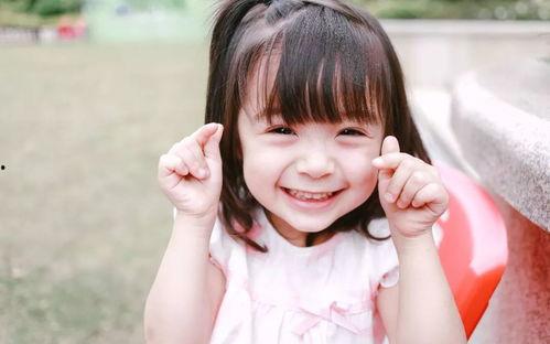 萌娃吃小嫩瓜视频下载,可爱瞬间引网友争相下载