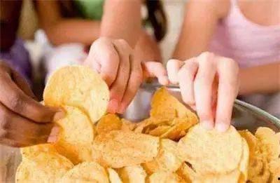 吃瓜卖零食视频大全图片