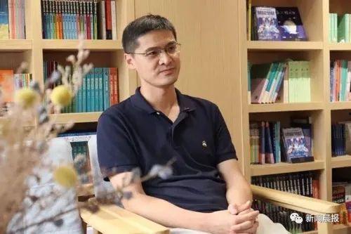 罗翔食堂吃瓜视频