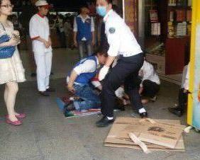 南宁商场吃瓜事件视频,一场引发热议的公共冲突瞬间