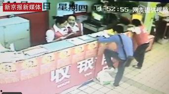 南宁商场吃瓜事件视频,一场引发热议的公共冲突瞬间