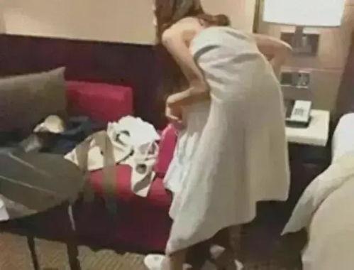 女骑吃瓜视频,揭秘网络红人背后的故事