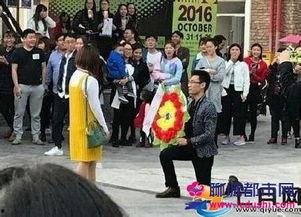 吃瓜女孩求婚视频,甜蜜瞬间感动网友