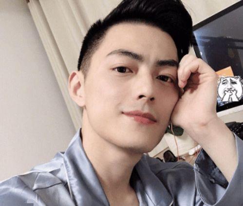 智勋陪玩在线吃瓜视频,趣味吃瓜，欢乐无限