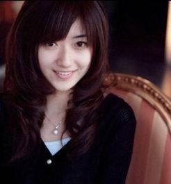 大学女神校花吃瓜视频,女神校园生活曝光引热议