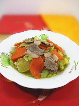 宝宝吃炒角瓜视频,营养美味，萌娃美食瞬间