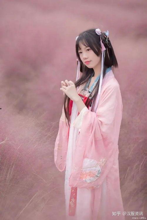 吃瓜汉服小姐姐视频,古风与现代的完美融合