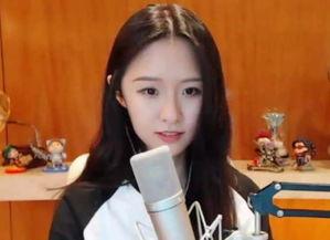 张琳视频吃瓜是真的吗还是假的,真相揭秘，是真是假？