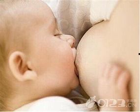 外国新生儿吃瓜视频片段,萌态百出引网友热议