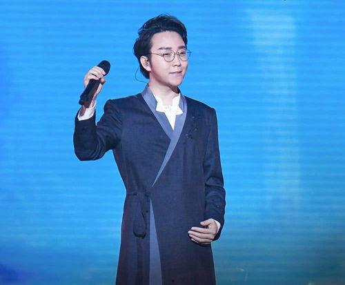 李玉刚吃假瓜视频,视频曝光引发网友热议